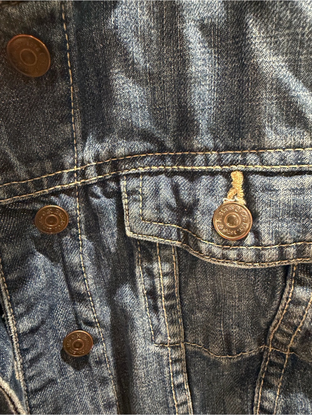 G.H. Bass & Co. Women’s Denim Trucker Jacket Size Small Blue Button Front Cotton - Picture 3 of 7